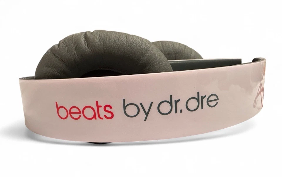 Beats by Dr. Dre Solo HD Headphones White & Red -Tested - Image 2 of 4