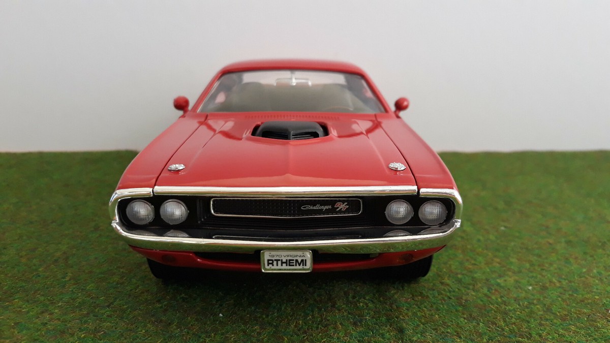 DODGE CHALLENGER R/T 1970 rouge 1/18 AMERICAN MUSCLE ERTL 32016