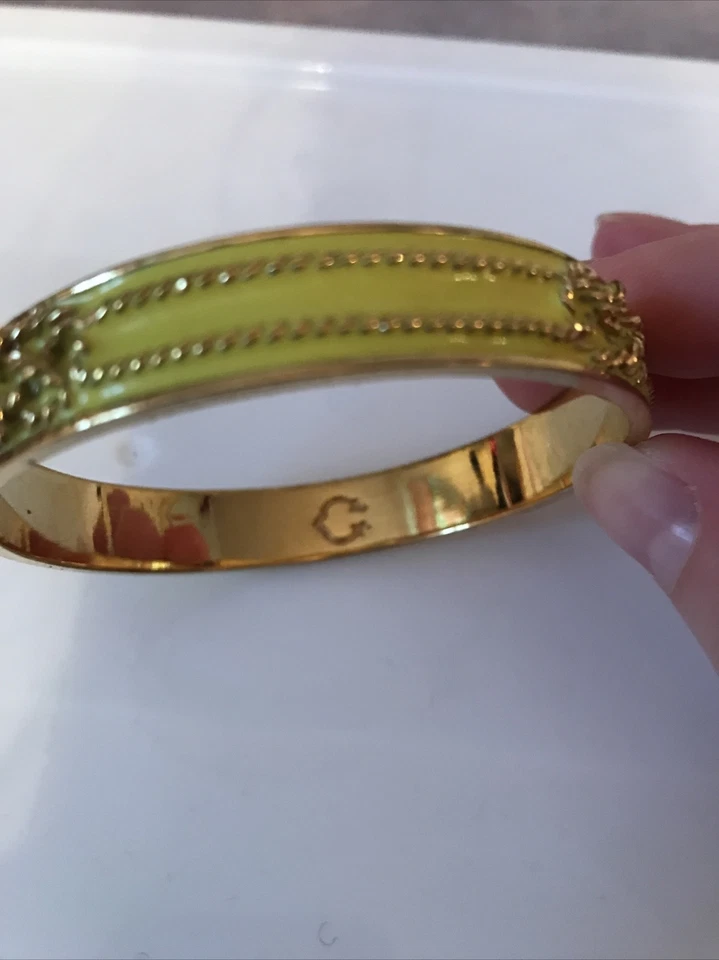 Pulsera C Wonder Esmalte Amarillo Tono Oro Brazalete Círculo Con Cuerda Dorada/Nudos Foto 2 de 4