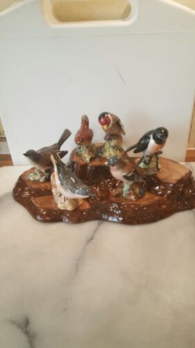  Figurines en porcelaine Beswick 6 oiseaux ornements/figurines et support tronc d'arbre très bon état - Photo 1/10