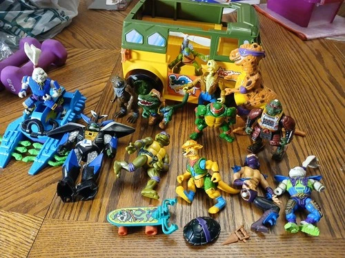 VINTAGE TMNT TEENAGE MUTANT NINJA TURTLE Donatello Dino Trippy   LOT OF 9