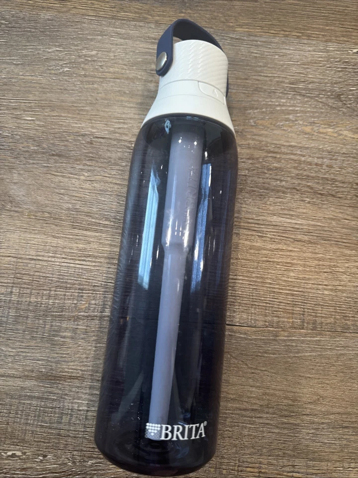 Botella de agua filtrada aislada Brita con pajita, reutilizable, plástico sin BPA Foto 3 de 4