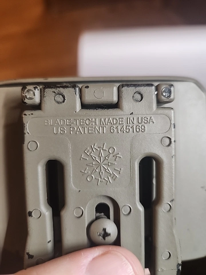 Porta-revista Blade Tech pilha dupla pilha verde coruja AMBIDEXTROUS - Imagem 3 de 4