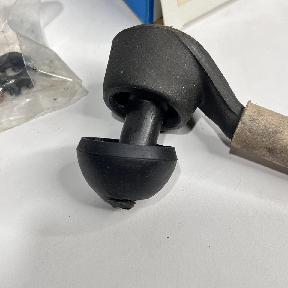 Extremo de varilla de dirección TRW ES319R Dodge Dart Coronet 1965-1969 Foto 2 de 4