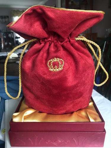 COLLECTIBLE EMPTY BOTTLE CROWN ROYAL WHISKEY IN A BOX & DUST HOLDING BAG - Picture 11 of 11