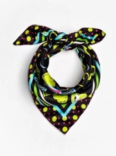 Foulard Guess NUOVO con etichetta 100% SETA - T/U - 50X50 cm base nera con cuori