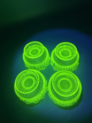 Antique Richards & Hartley Three Panel Canary Vaseline Glass 4pc Berry Set GLOWS - Picture 6 of 11