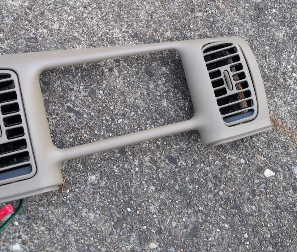 97-05 BUICK PARK AVENUE TABLERO CUADRO DE INSTRUMENTOS VELOCÍMETRO AJUSTE BISEL LUZ BRONCEADA Foto 4 de 4