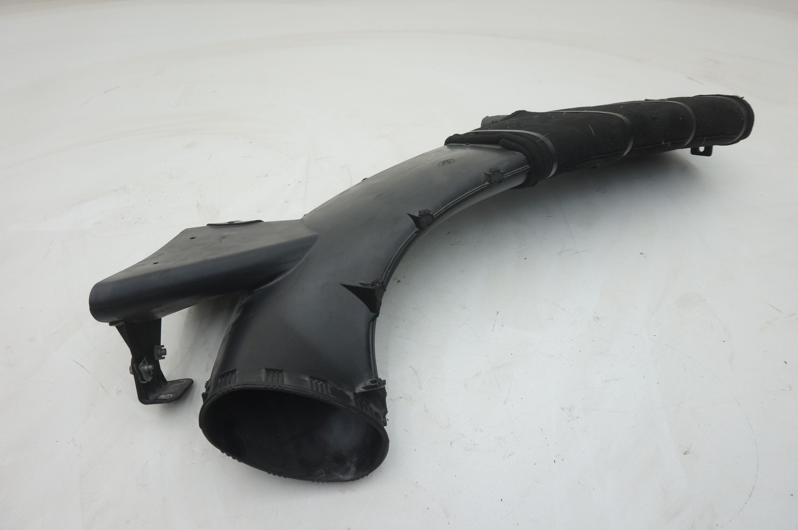 Rear Left Driver Side Air Duct Vent OEM 88352600 Ferrari 488 Spider 2017