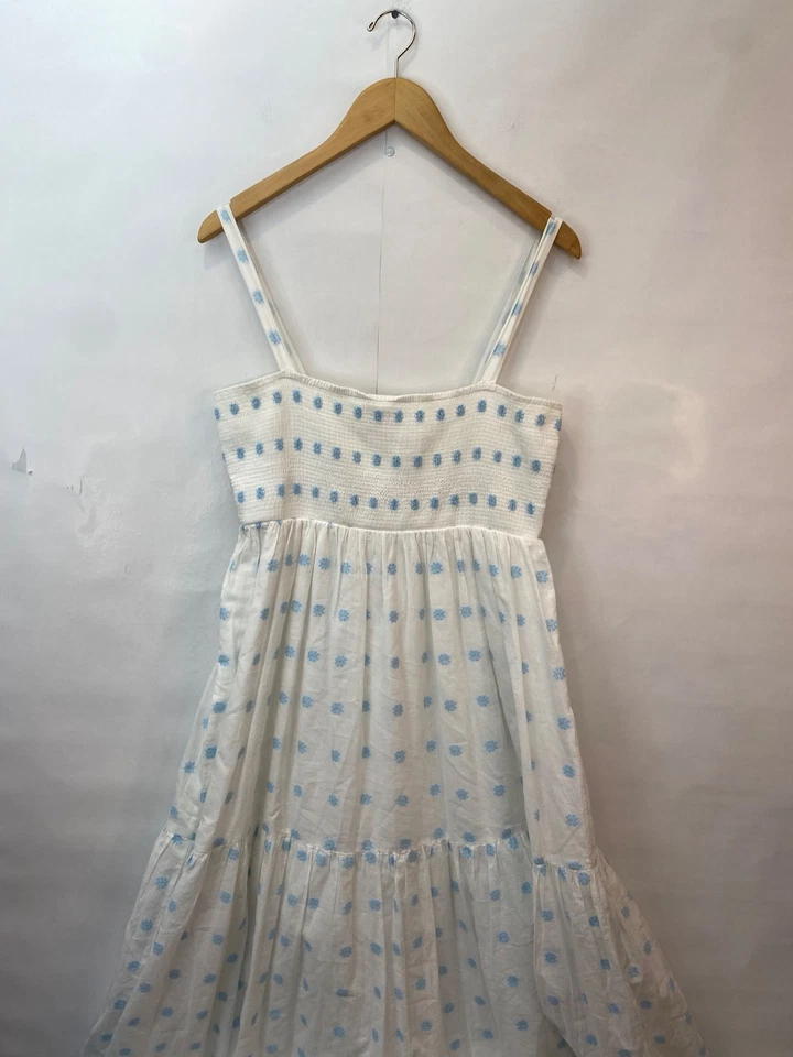 Maxi Vestido Zara Floral Bordado en Niveles Blanco Azul Flores Sin Mangas Grande Foto 4 de 4