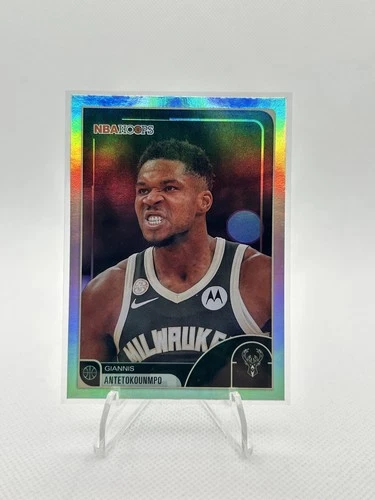 2025-26 Topps NBA Hoops Rainbow Foil Giannis Antetokounmpo #165 Milwaukee Bucks