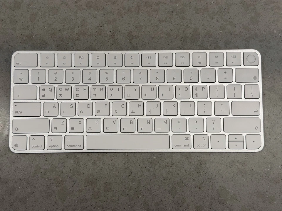 Apple Magic Keyboard with Touch ID (USB-C) MXCK3KU/A, Wireless Bluetooth, Korean - Image 2 of 4