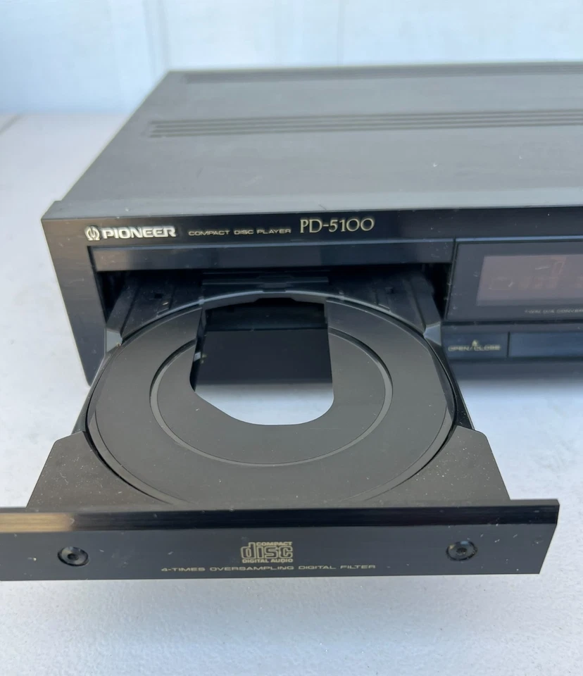 Reproductor de CD de disco compacto estéreo de una sola cubierta Pioneer de colección modelo PD-5100 ENCENDIDO Foto 3 de 4