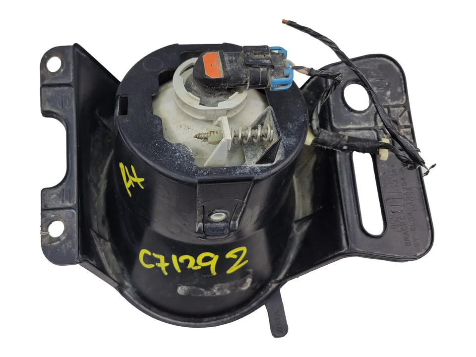 2007 Ford F-150 Fog Light Passenger Right Side Bumper Mounted OEM - Image 4 of 4