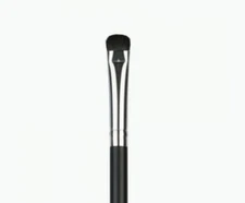 JAPONESQUE: EYE SMUDGER BRUSH. FOR EYE AREA. BLACK. ORG $22 NOW $14