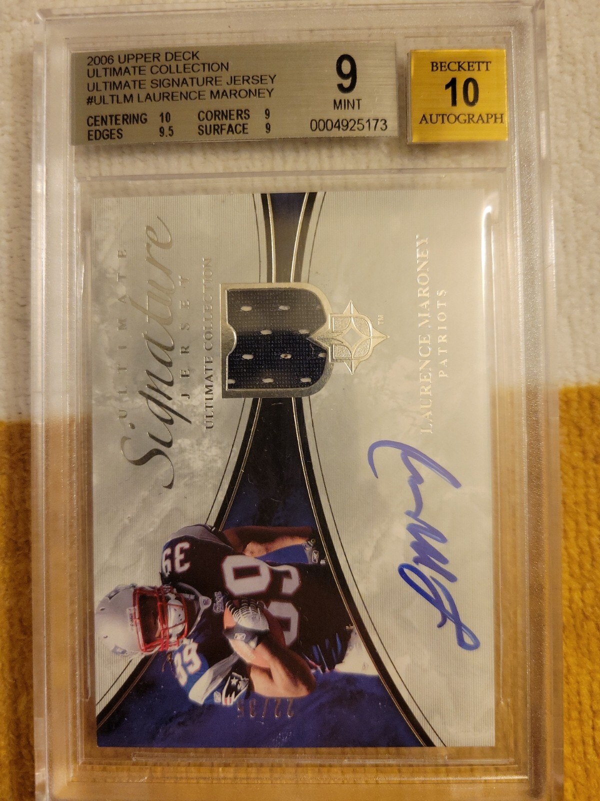 Laurence Maroney Ultimate Collection Game Jersey Autograph #ULTLM Base