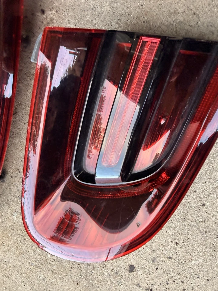 Porsche Macan GTS 2017 luces traseras ahumadas OEM Foto 3 de 4