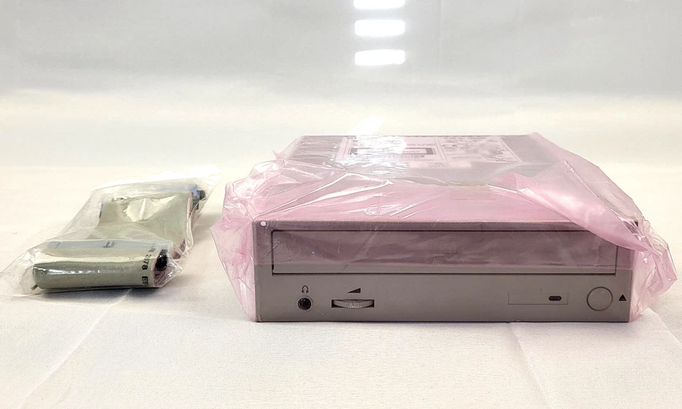 PHILIPS CDD4401/71 CD-RW Recordable ReWritable Drive IDE Beige Bezel NEW SEALED - Image 3 of 4