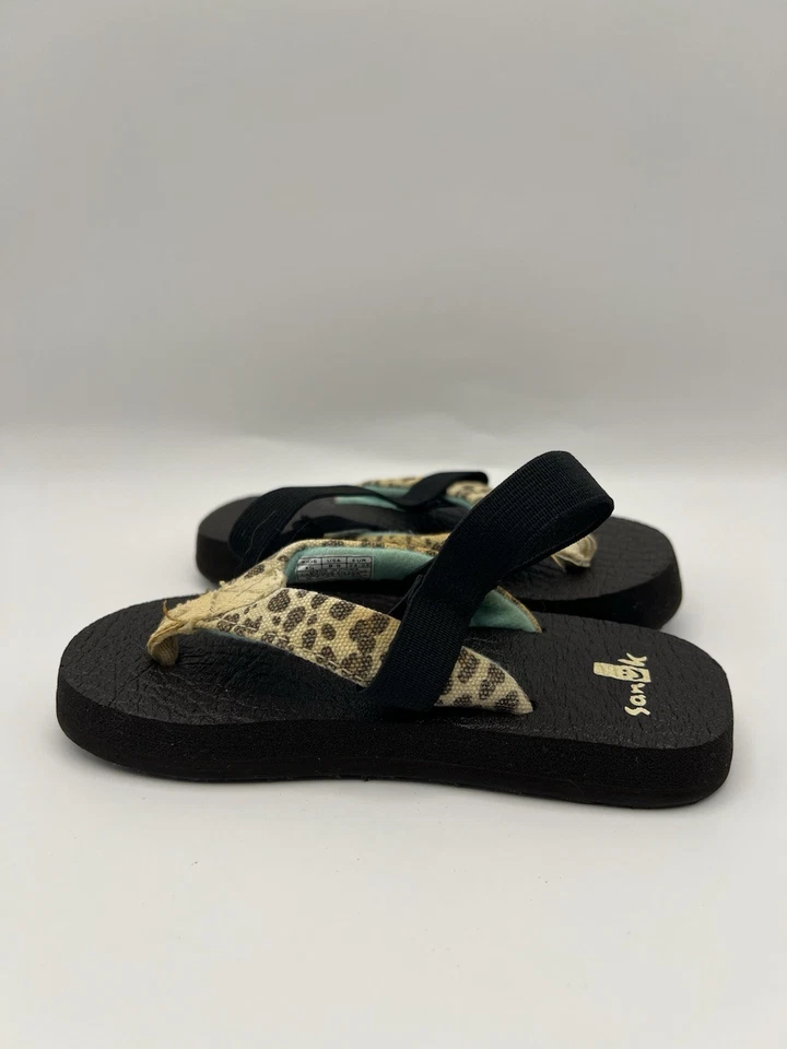 Sanuk Toddler Leopard Print Flip Flops Size 8-9 - Image 2 of 4