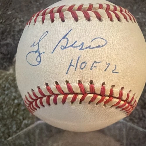 Yogi Berra Hall of Fame Autographed Baseball Beckett Authentication HOF 72