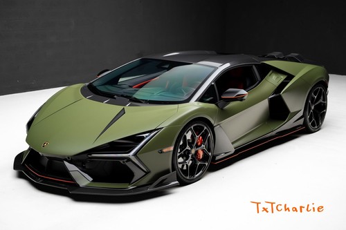 2024 Lamborghini Revuelto 