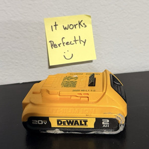DEWALT 20V MAX 2Ah Lithium-Ion Power Tool Battery Pack Yellow N649002