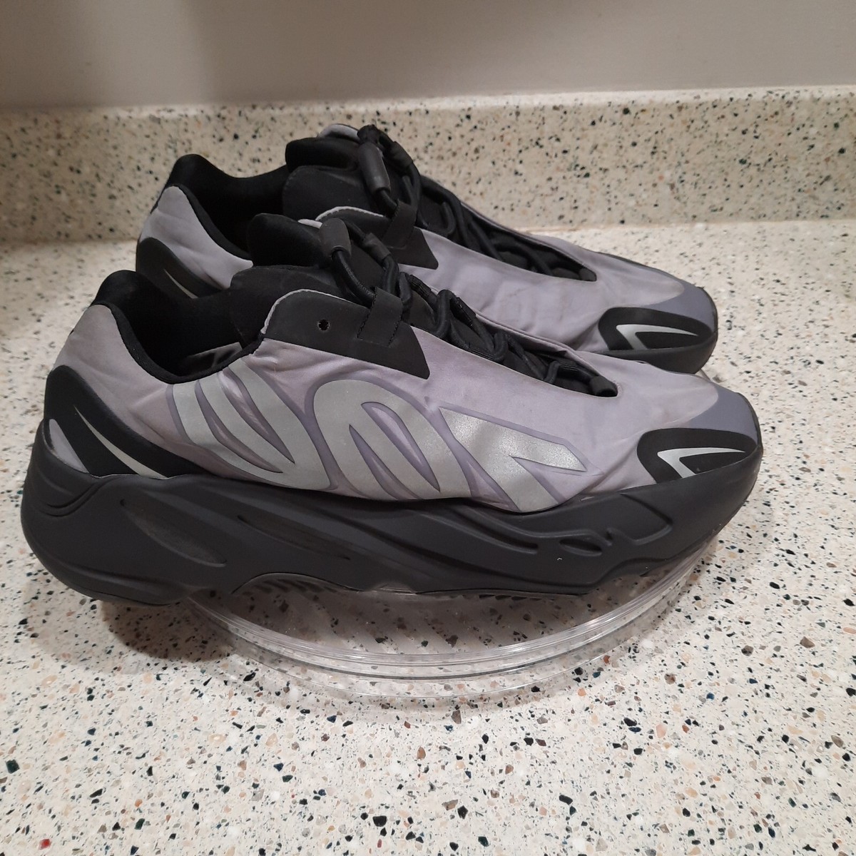 Yeezy Boost 700 MNVN Geode Men's Size GW9526 Shoe