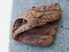 VINTAGE BASEBALL GLOVE, CAMBRIDGE RHT, MODEL: XB-10