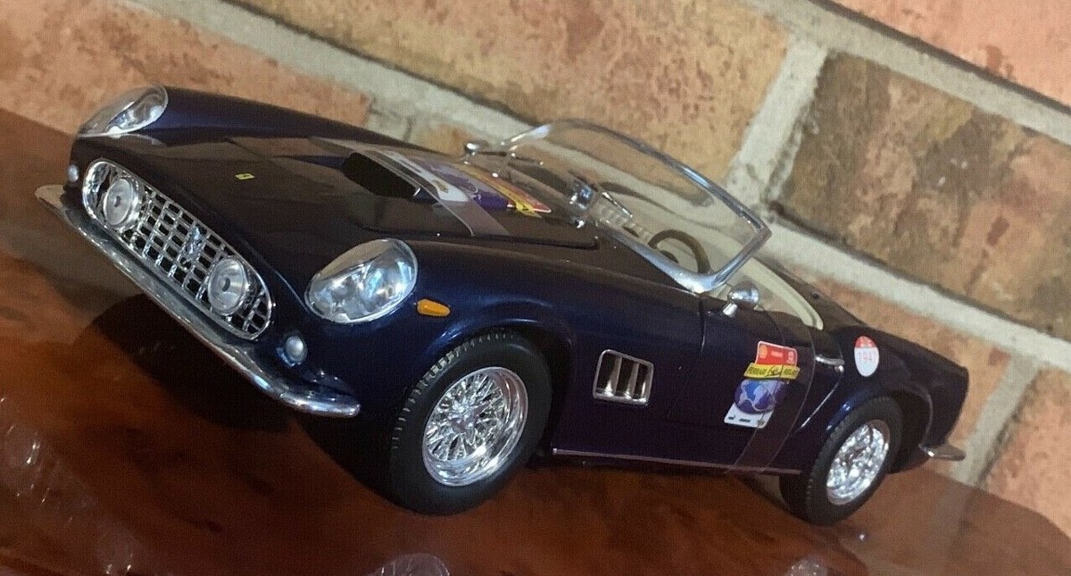 HOT WHEELS 1:18 60TH ANNIVERSARY FERRARI 250 GT CALIFORNIA
