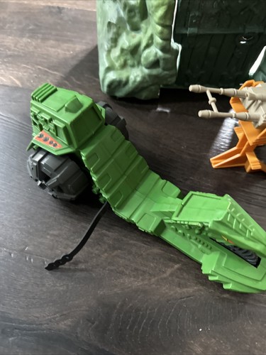 Vintage 1981 Mattel Masters Of The Universe Castle Grayskull w/Vehicles - Picture 4 of 16
