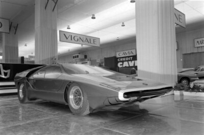 The Bertone design Alfa Romeo Carabo 1968 Motor Show Car Old Photo 17