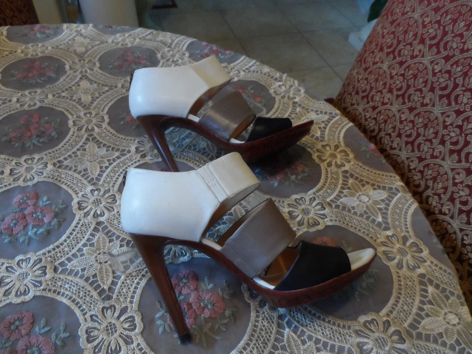 Tacones Bottega Veneta Negro-Marrón-Beige Color Bloque Cuero de becerro Talla 37.5B Foto 4 de 4