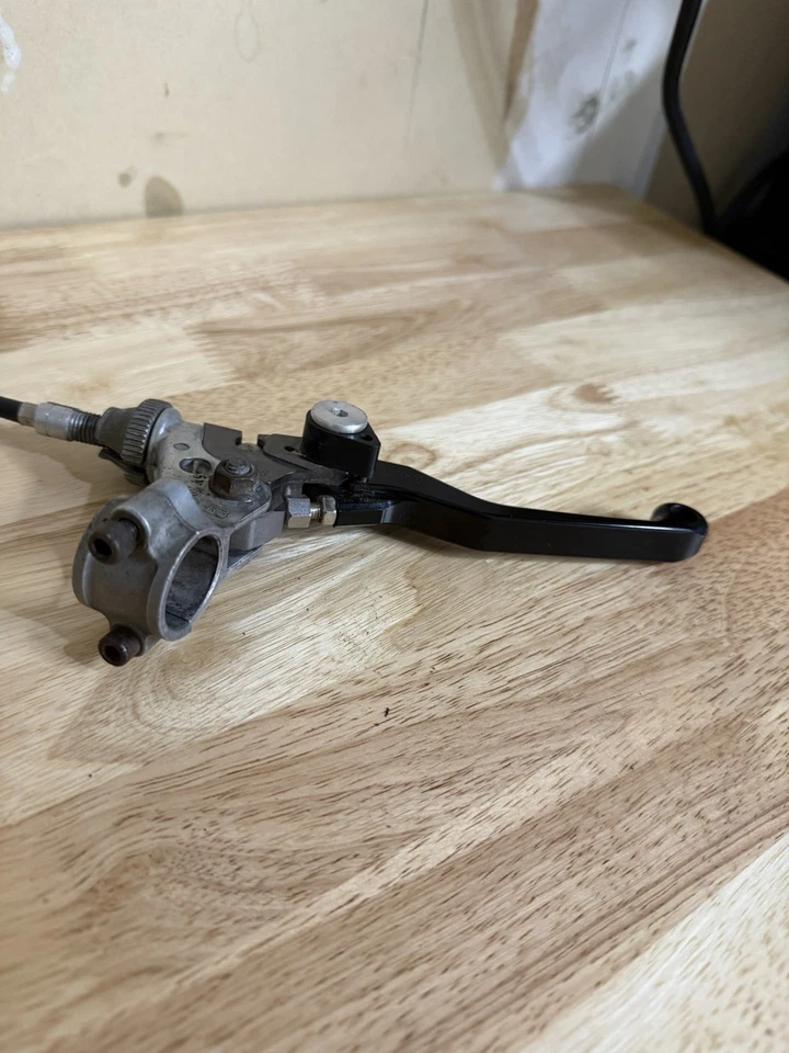 **2009-15 KAWASAKI KX450F** MONTAJE DE CABLE Y PERCHA DE EMBRAGUE** Foto 2 de 4