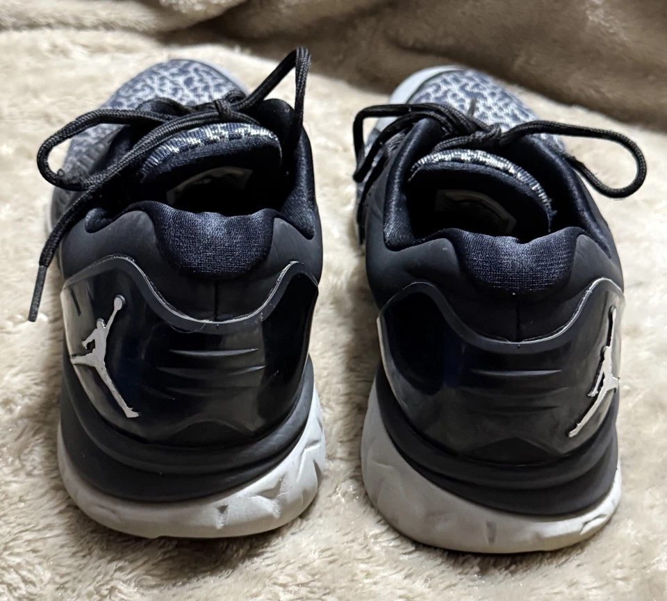 Tênis Jordan Trainer ST preto branco lobo cinza elefante 820253-010 masculino tamanho 13 - Imagem 3 de 4