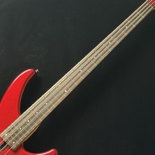 TRBX304 Bassgitarre Candy Apple Red 5-saitiger Mahagoni Korpus gebraucht