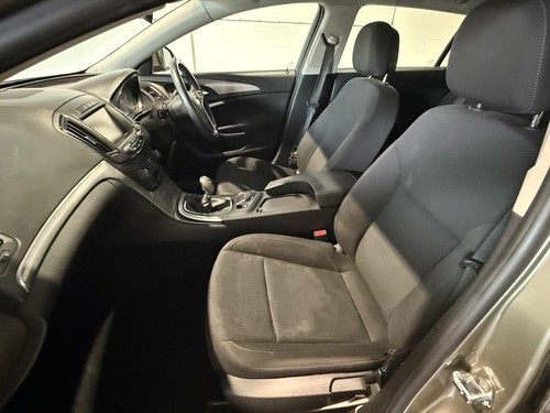 2015 Vauxhall Insignia 2.0 CDTi ecoFLEX Design Nav Sports Tourer Euro 5 (s/s) 5d - Picture 23 of 24