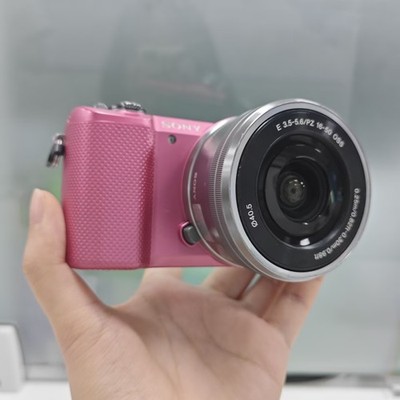 SONY α5000 ピンク Sony Alpha a5000 20.1MP APS-C Pink Mirrorless Digital Camera + 16