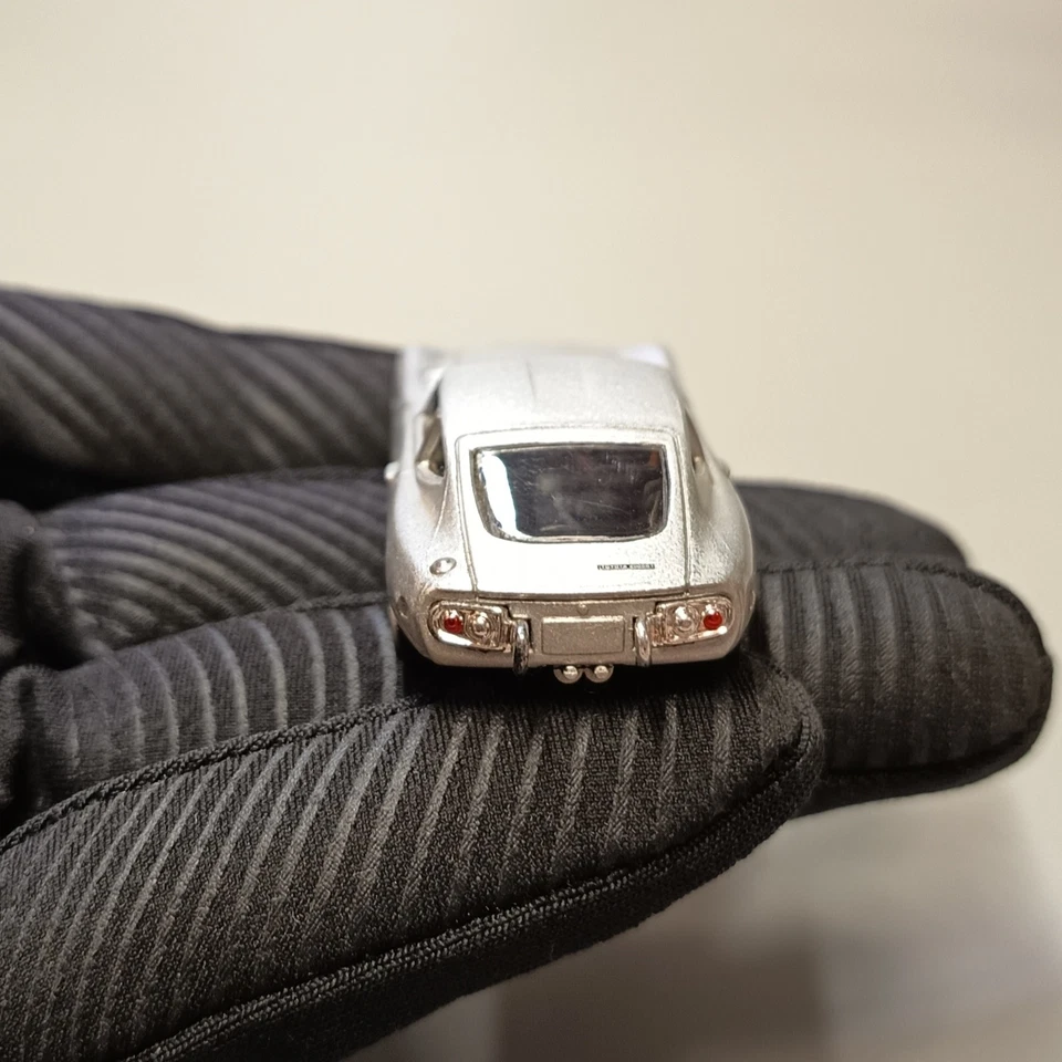 1/64 Konami TOYOTA 2000GT Silver Diecast Car Toy Model w Stand MF10 1967 - Image 4 of 4