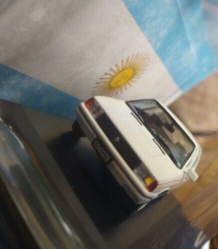 Renault 9 Limited Edition 1988 Argentina Rare Diecast Car Scale 1