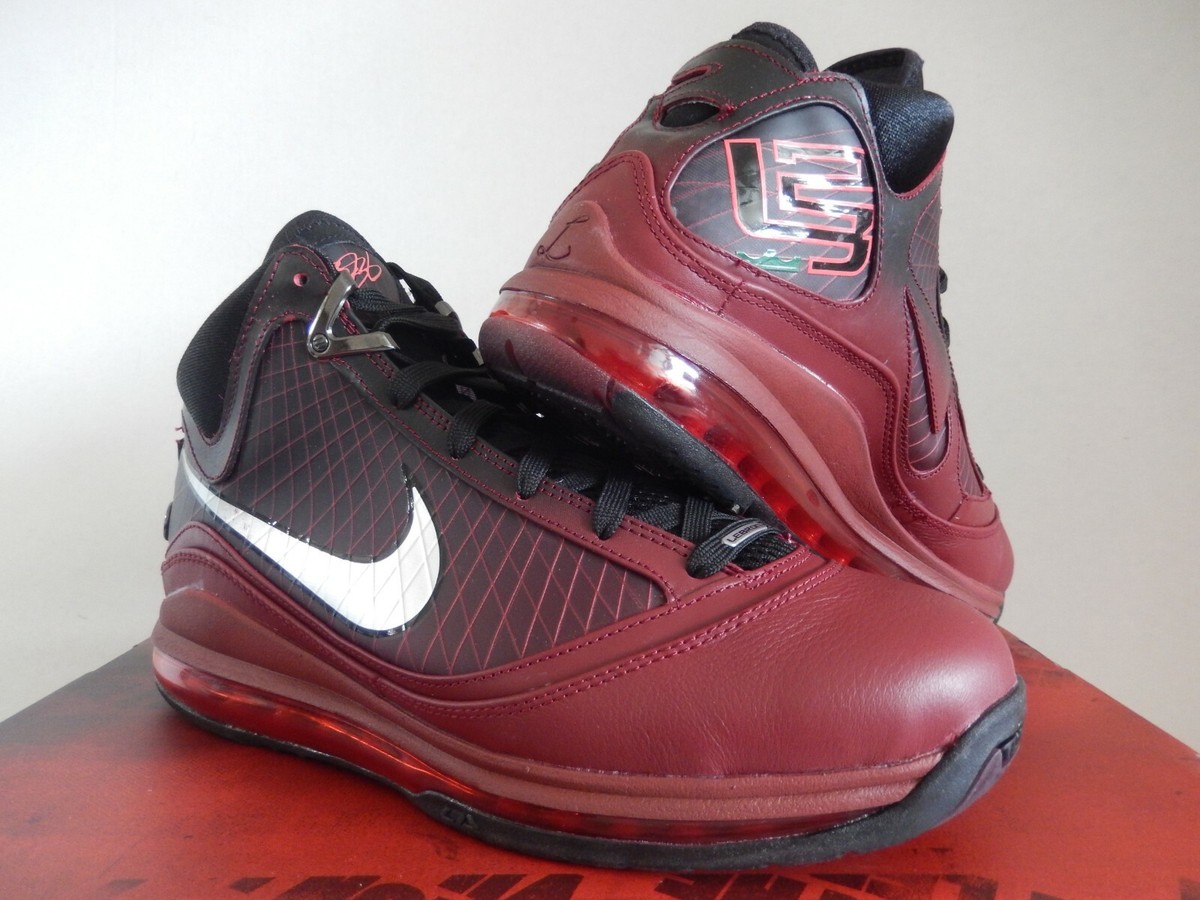 NIKE AIR MAX LEBRON VII QS 