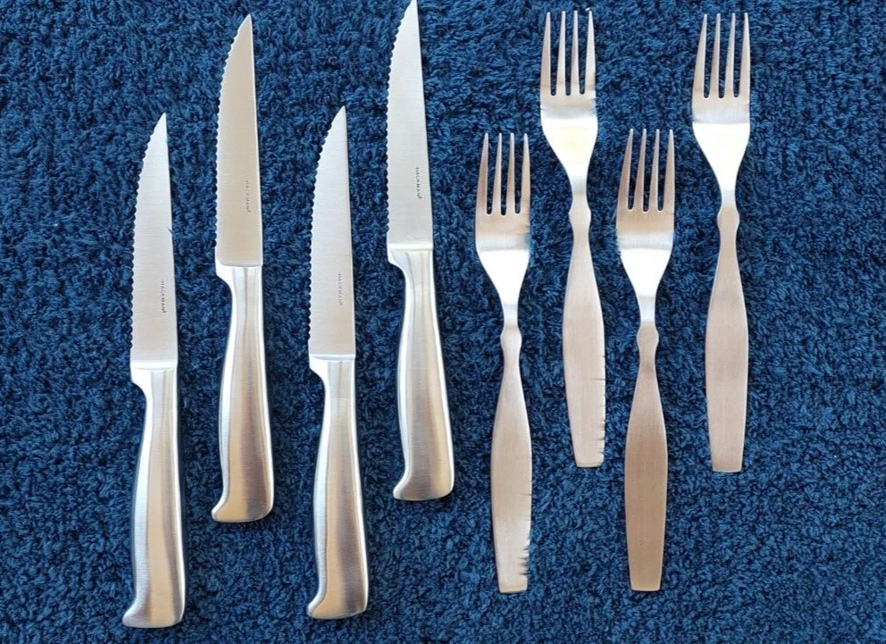 Set -Hackman Finland 18/10 Stainless Matte 4 Serrated Steak Knives & 4 Forks NEW