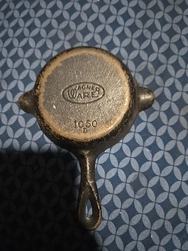 Vtg Wagner Ware #1050 D Cast Iron Skillet Small Mini Frying Pan Ashtray 3-1/2"