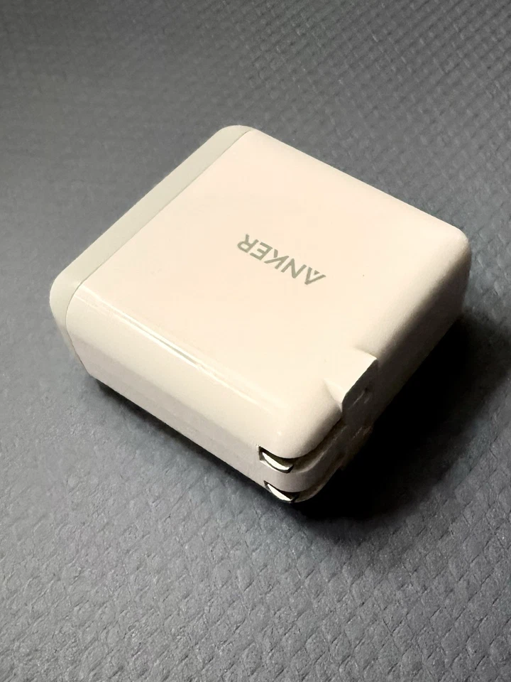 Cargador de Pared USB Anker 4 Puertos 40W Carga Rápida Enchufe Plegable Foto 2 de 4