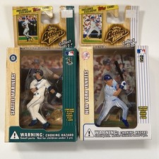 1999 Topps Baseball Cards 24