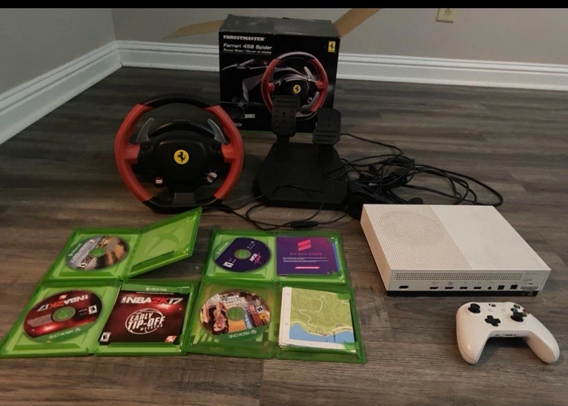 Paquete Xbox One - Incluye mando, Ferrari Racing Wheel Xbox y 4 juegos Foto 3 de 4