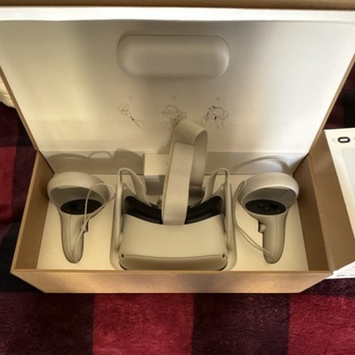 Oculus Quest 2 White Standalone VR Headset with Controllers Complete Set