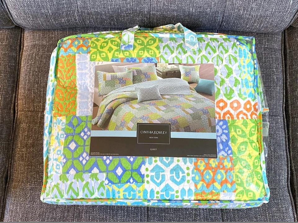 NUEVO NUEVO EN PAQUETE Cynthia Rowley NUEVA YORK 3 piezas Juego Colcha Edredón 2 Fundas Patchwork Foto 4 de 4