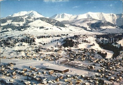 Megeve Vue d ensemble de la Station Mont Blanc et le Mont Joly