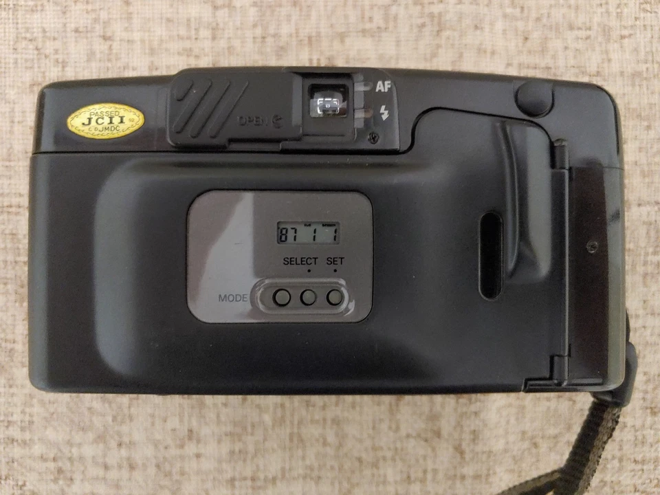 Câmera de Filme Ricoh 35mm Shotmaster AF Super Zoom Point & Shoot Filme - Imagem 3 de 4