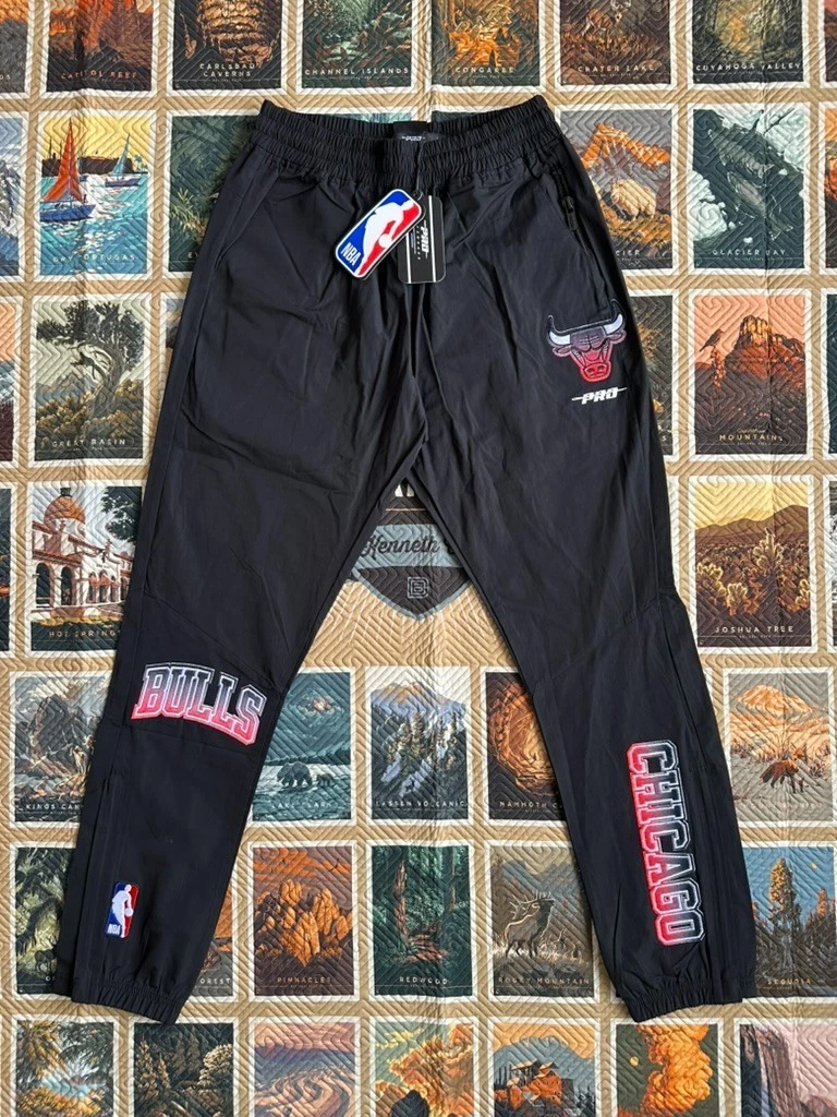Chicago Bulls Pro Standard Black Track Pants - Size Small NWT $110